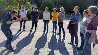 Kleiner Chor Lübars bei der Chorprobe im Freien