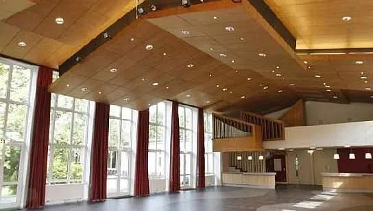 Saal des Hermann-Ehlers-Hauses von innen